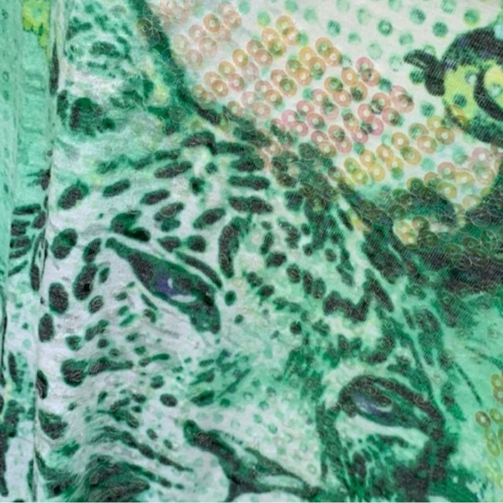 THOMAS & OLIVIA White Short Sleeve Tee W/ Teal Floral Leopard Print, Small, NWOT - Picture 4 of 7